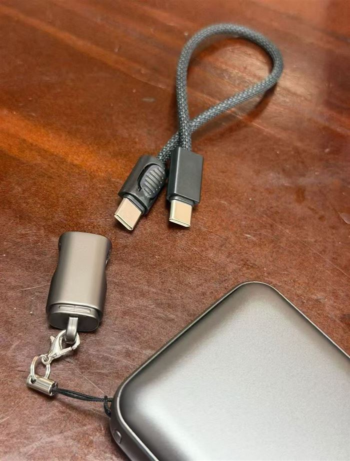 10000 mAh aluminum alloy mini power bank 900 pcs aluminum alloy