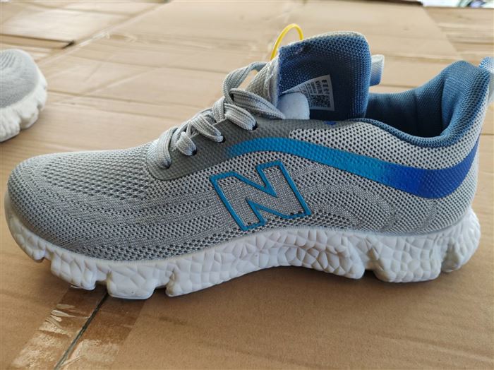 Brand new sneakers 1500 pairs pcs colors
