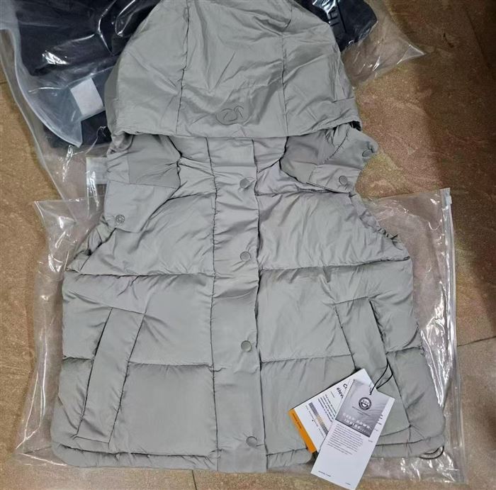 200 pcs lulu vests